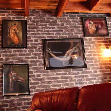 Maison De Charme, D'Artiste, Decoration Brocante エグファイユ・ドニ エクステリア 写真