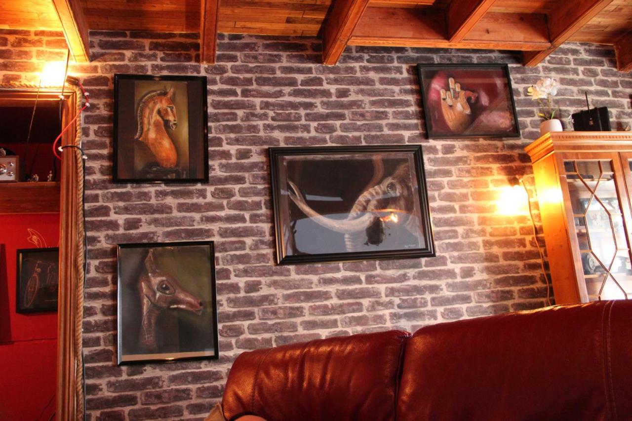 Maison De Charme, D'Artiste, Decoration Brocante エグファイユ・ドニ エクステリア 写真